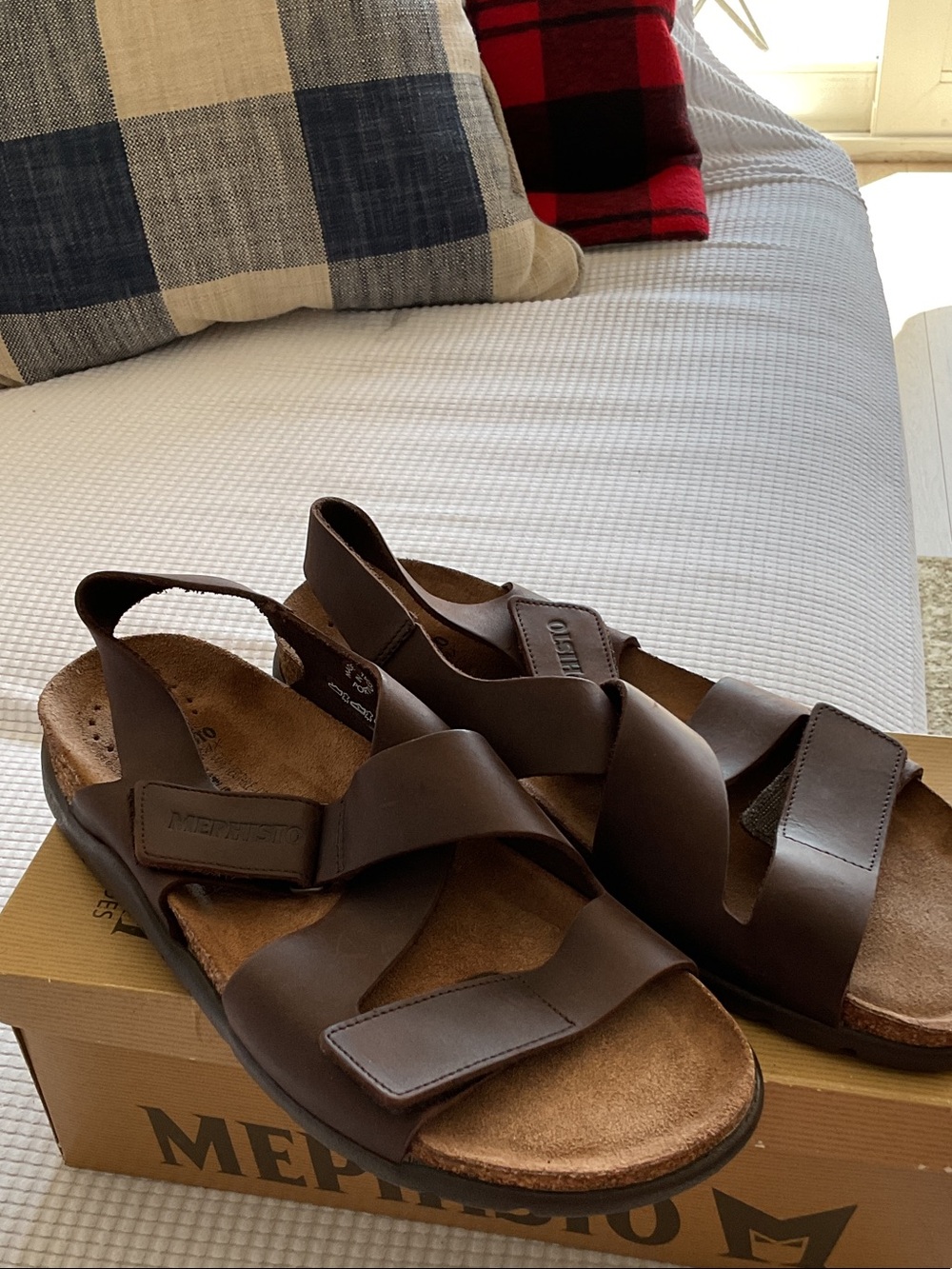 Mephisto Men’s Dark Brown Leather Cross-Strap Sandals